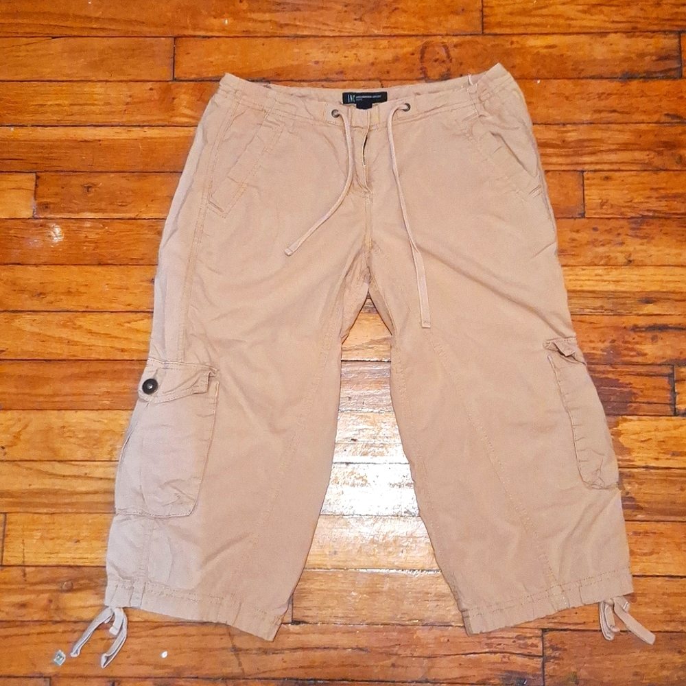 Woman's INC International Concepts Petite Khaki Capris